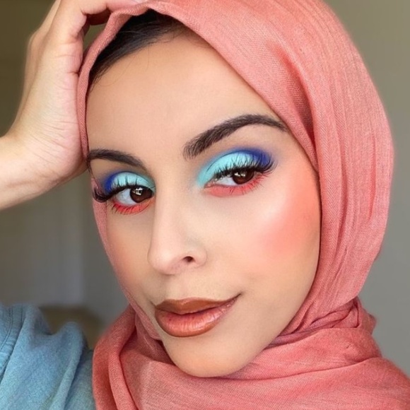 ColourPop "Coming In Haute" eyeshadow palette - Picture 8 of 12